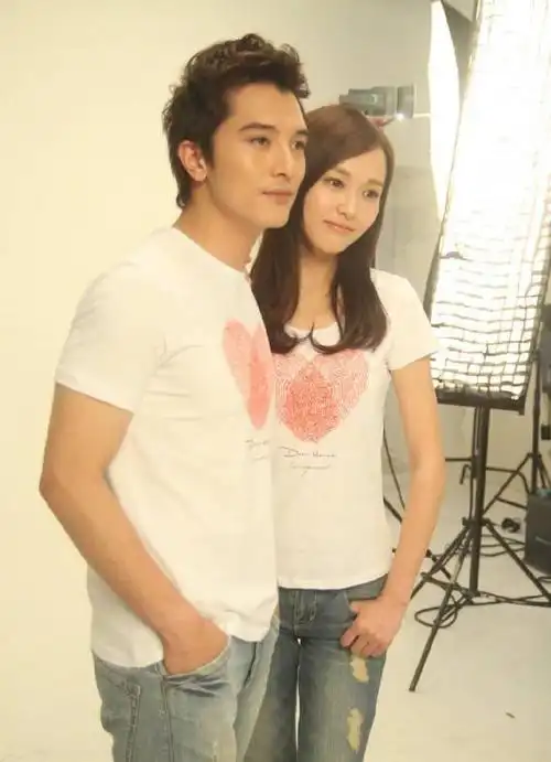 传言他们**了3年,高云翔还向唐嫣求过婚,但每次都遭到唐嫣的婉拒.