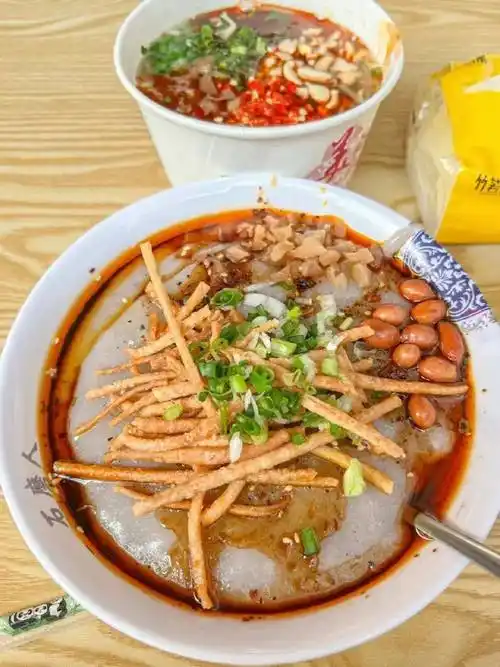 四川隐藏最深的美食小城,串串5毛一根,米粉6元一碗!_肥肠_绵阳_油茶