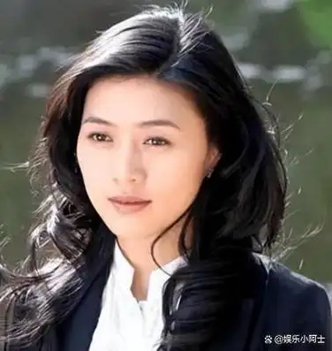 但事实上,她是一位极具才华的演员,曾出演过《雷雨》,《金枝玉叶》等