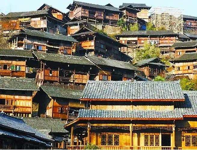 布依族建筑(布依族的民居建筑特色)