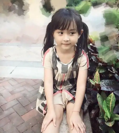 2岁出道年入百万,因长相甜美被禁止整容的刘楚恬,如今长啥样?