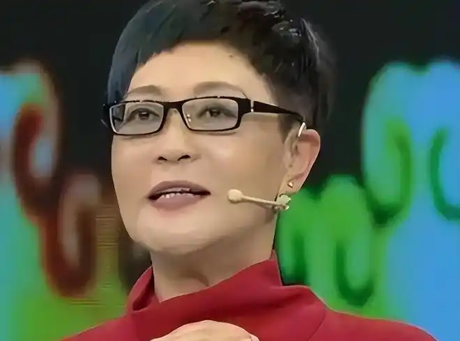 18年后才看懂袁茵她当年为何坚决离开侯耀文嫁给师侄戴志诚