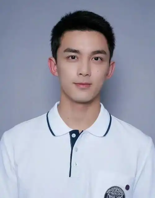 十位男明星的寸头:朱一龙李现比长发更好看,肖战王安宇最惊艳_腾讯