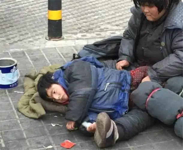 那些被拐卖的儿童,他们的生活是怎样的?年关将至,家长多留心