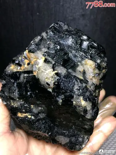 天然黑碧玺原石块