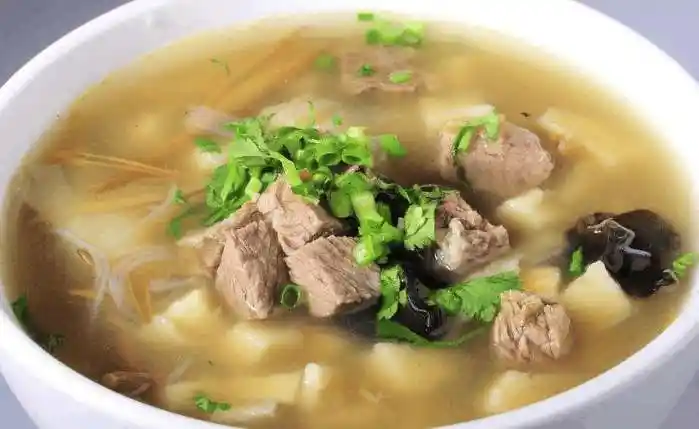 学学上海吃货做这样一碗肉汤, 搭配着吃香气四溢, 肉烂汤浓!