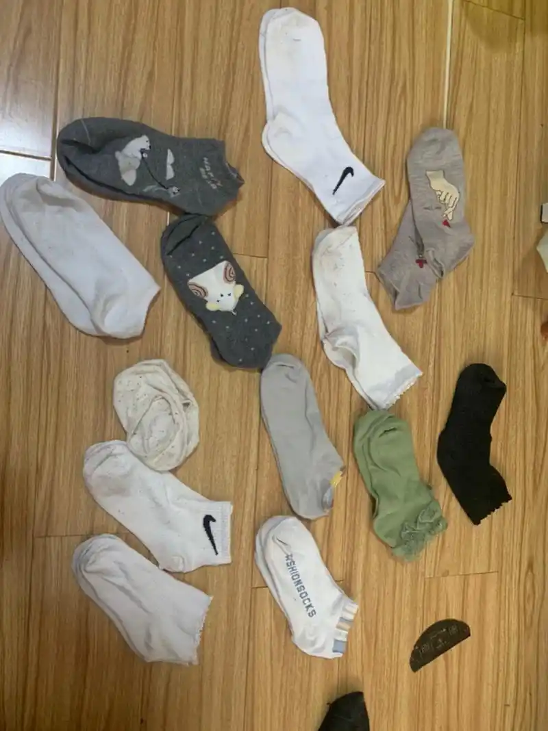 女生袜子都那么多的吗?