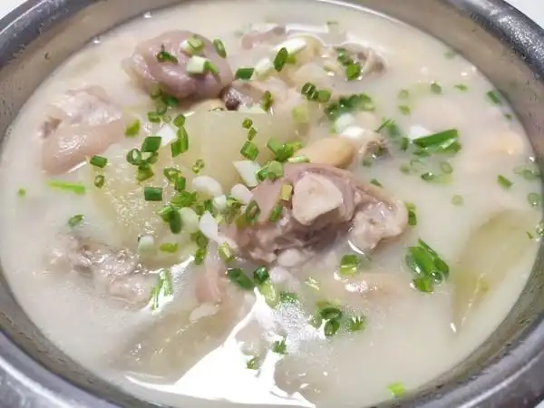 心有鱼_but力不足做的老妈蹄花汤