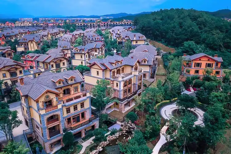 贵阳深高速茵特拉根小镇别墅及洋房在售