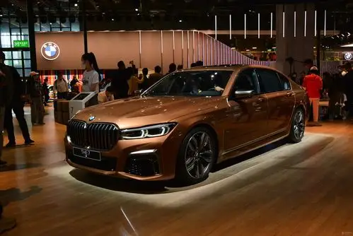 2021上海车展宝马m760lixdrive亮相