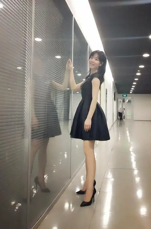 主播(央视美女程雨涵口误6投9中,不但没被喷,还被赞央视体育当家花旦)