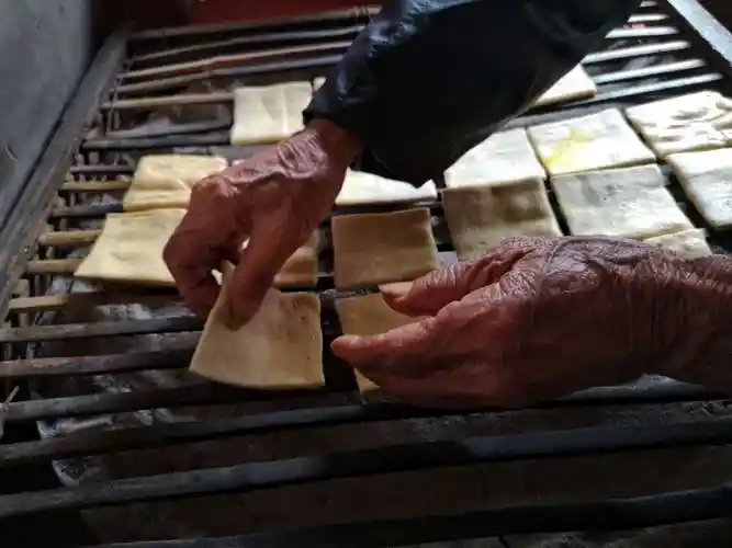 古法制作汀州豆腐干