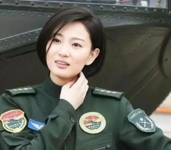 "军中之花"侯梦莎:已走上了一条"不归路"沉迷带货不拍戏!