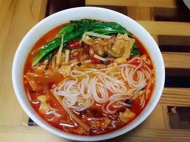 广西特产小吃柳州螺蛳粉介绍及制作方法