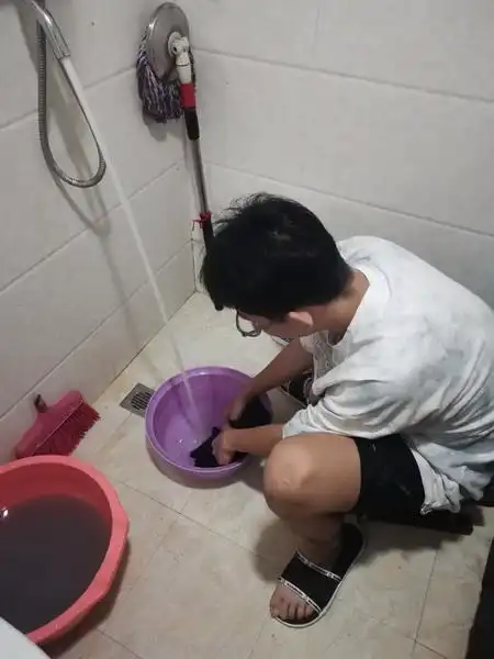 学生提交:高一年级管委会在开学工作安排上就增加了劳动教育在日常