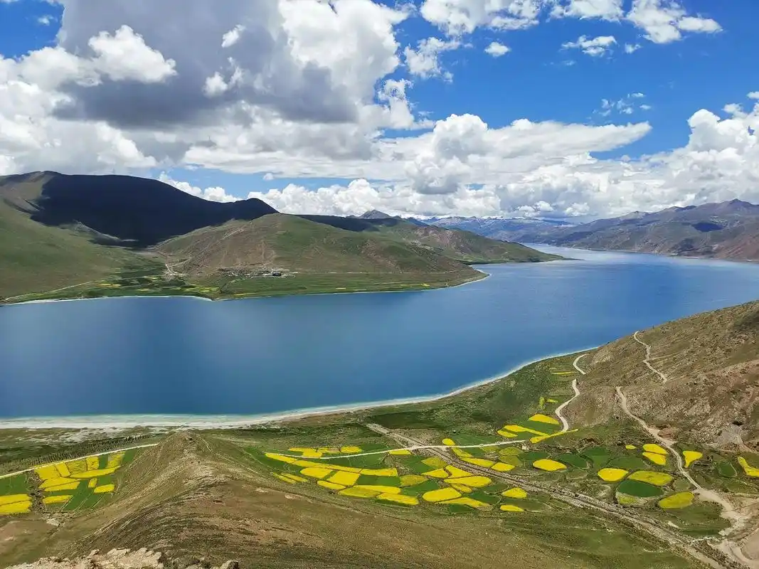 羊湖 #现场实拍 #创作灵感 #最美的风景在路上         羊湖(也叫