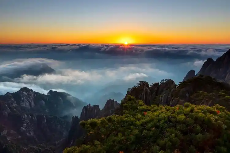 黄山光明顶日出