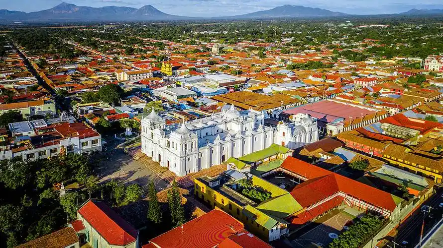 目前是尼加拉瓜莱昂省的首府,是仅次于尼加拉瓜首都马那瓜的第二闯乔