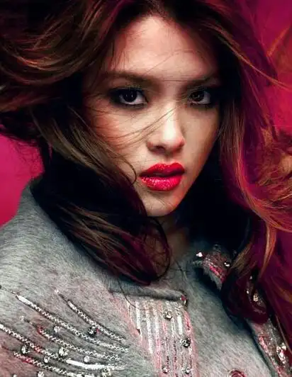 【图】泰国歌手sara资料介绍 风靡全国的音乐才女