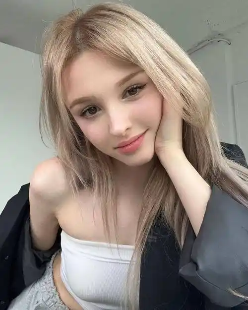 【纬度花边】|乌兹别克斯坦嫩模elina_公众_灵气_elina