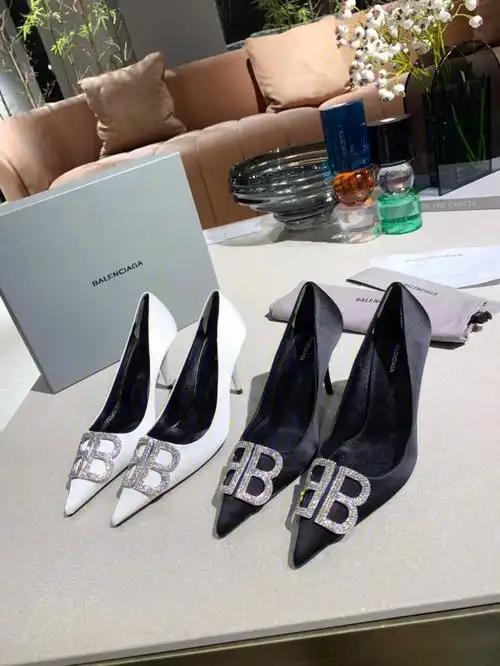balenciaga真丝bb扣尖头高跟鞋