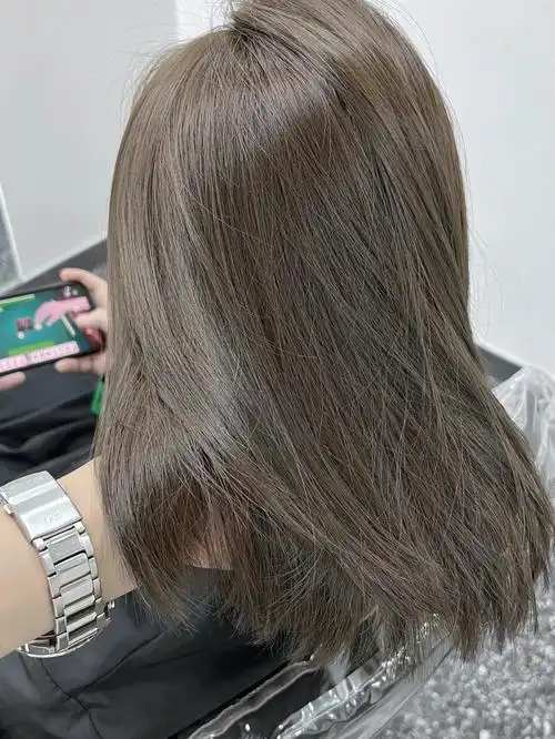 有质感的冷茶色不用漂发显又温柔