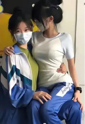 初中女生头像适合初中女生的头像(2)配图,这篇关于学生女生照片16岁多