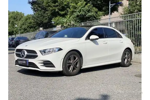 成都奔驰a级2021款a180l运动轿车