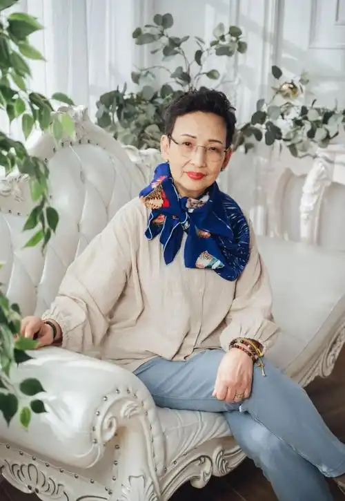 tvb资深女星确诊大肠腺瘤,忧病变即入院手术,切除五分之一大肠_冯素波