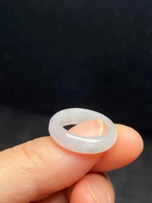 天然翡翠玉戒指