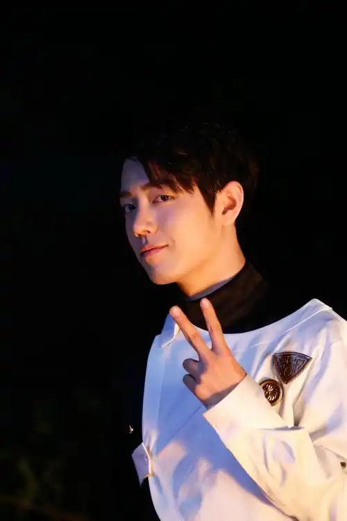 肖战超星星学园方天择