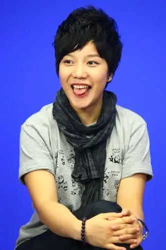 21日下午13时30分,2009快乐女声冠军江映蓉,亚军李霄云,季军黄英做客