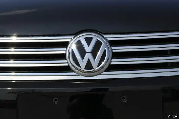 2015款迈腾旗舰版提车作业黑色黑米内饰