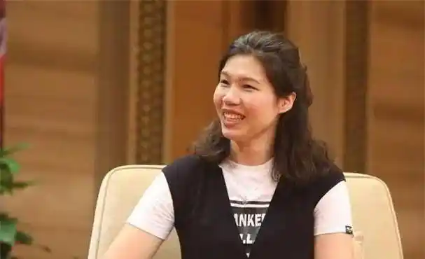女排副攻徐云丽:母亲"洋飘"7年还债,退役后成为郎平得力助手_吴秀兰