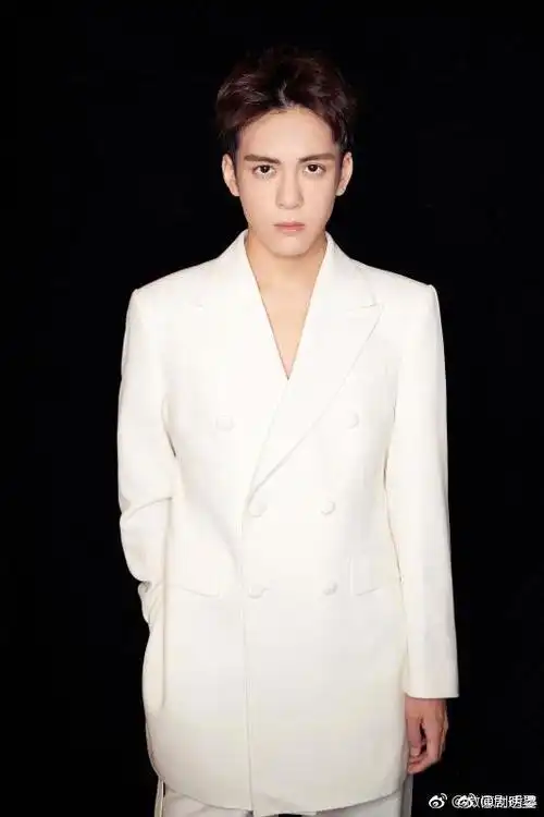 【哪一时刻,你会觉得很心酸?】今天想说个大学同学的故事.