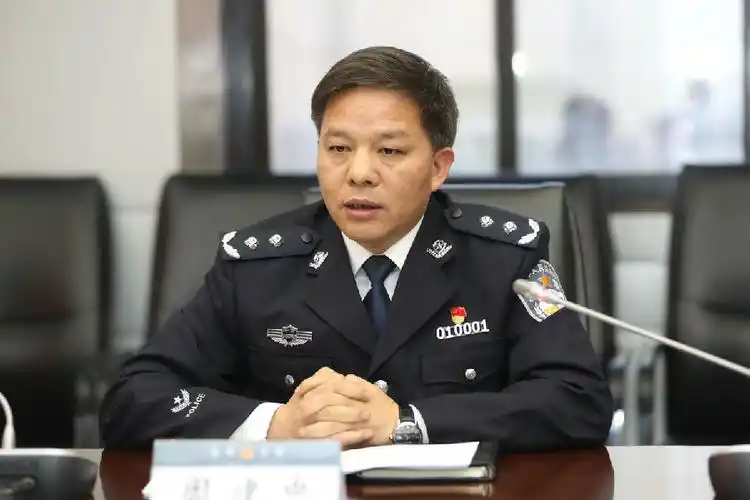 周建忠同志参加警令部办公室党支部"不忘初心,牢记使命"专题组织生活
