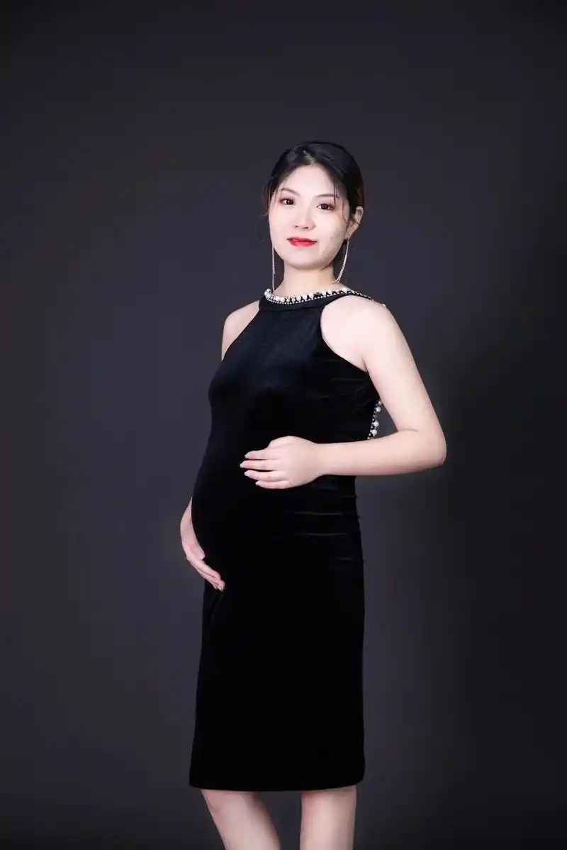 孕妇照的意义不在于几张写真 而是送给辛苦十月怀胎的媳妇儿一份 - 抖