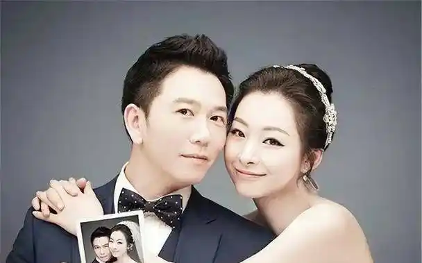 "浪子回头金不换"娶了小自己20岁的老婆赵庭之后,温兆伦似乎真的是