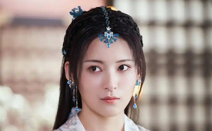 顶着翻版《上错花轿嫁对郎》美名的《花好月又圆》,一杀青就受到关注