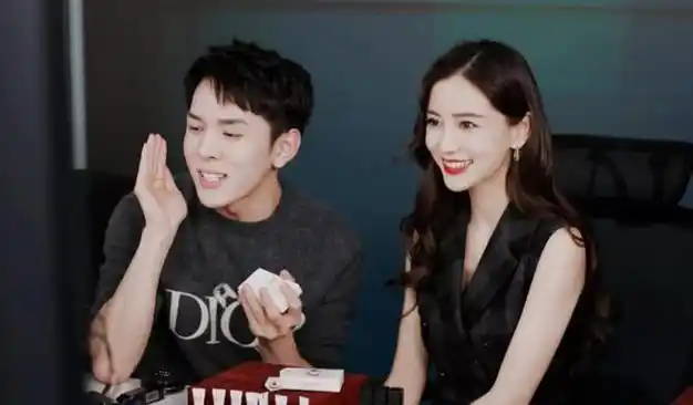 吃相难看的带货明星,惨被官媒罚近百万|网红|贾乃亮|直播间|潘长江