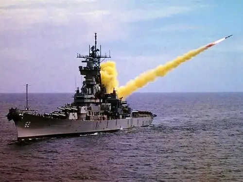 【图赏】回顾衣阿华级战列舰发扬火力的震撼瞬间