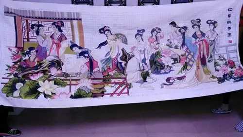 红楼梦十二金钗的十字绣成品多少钱,妈妈秀了一副三米长不知道可以买