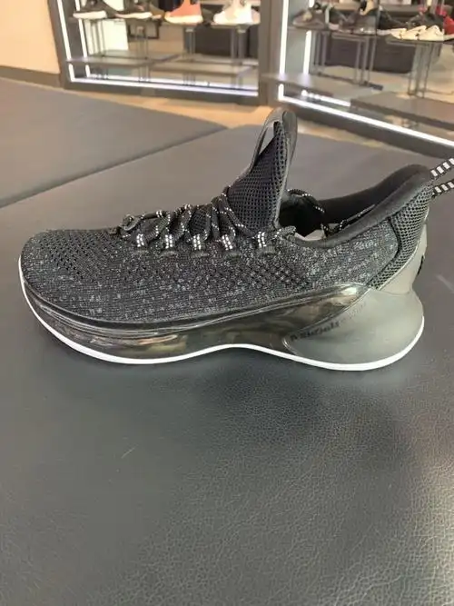 安踏篮球鞋2019年夏新款低帮轻骑兵4代汤普森kt4战靴11921668-2-3