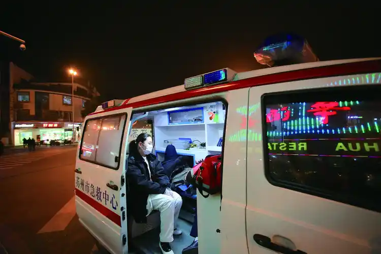 深夜的急救车