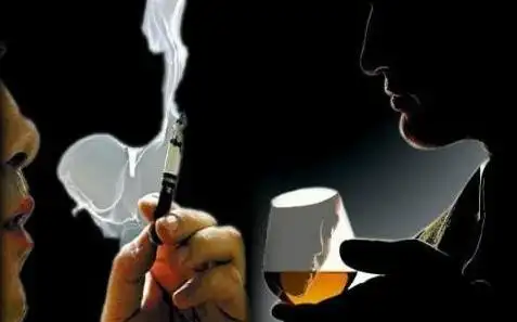 长寿秘诀已破解 无关饮食烟酒和运动_便利店烟酒展示柜 收银台烟酒