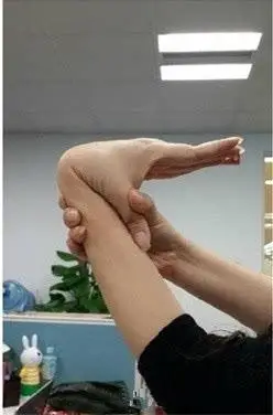 玩手势比难度,高难度手势你敢挑战吗?