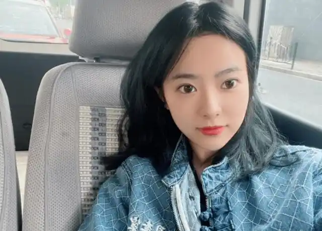 lpl女解说kris揭露扎心现状:解说半年收入不到五万,不够生活!