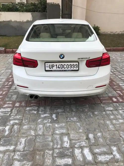 印度新德里街拍宝马320d车牌999