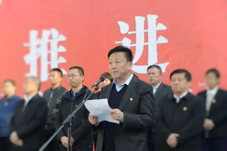 副县长李共和介绍重点项目建设情况