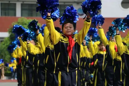 小溪塔二小 扬鞭追梦想 奋力竟春天